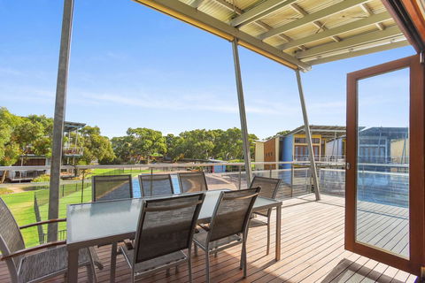 Villa 53 South Shores - Normanville S14 - Mackay Tourism 4