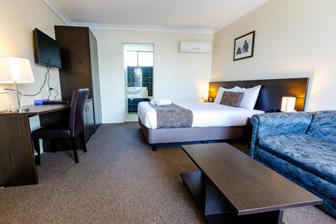 Abcot Inn - Mackay Tourism 14