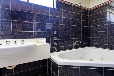 Abcot Inn - Mackay Tourism 15