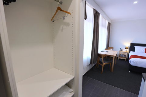 Robe Central Motel - Mackay Tourism 35