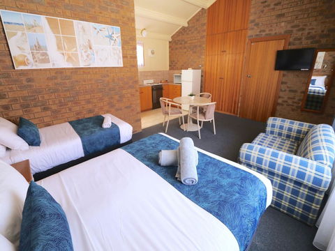Robe Central Motel - Mackay Tourism 17
