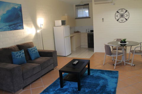 Robe Central Motel - Mackay Tourism 26