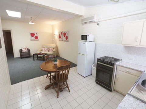 Robe Central Motel - Mackay Tourism 9