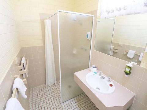 Robe Central Motel - Mackay Tourism 12