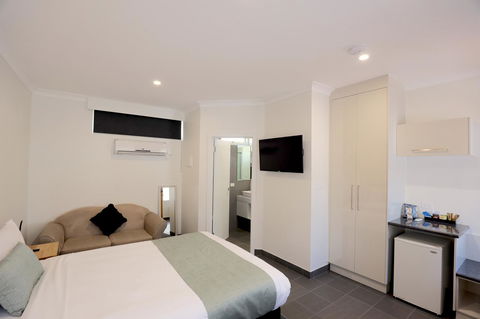 Robe Central Motel - Mackay Tourism 38