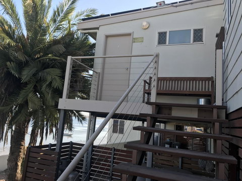 Beachside & Jetty View Apartment 6 - Captain\'s Apt - Mackay Tourism 7