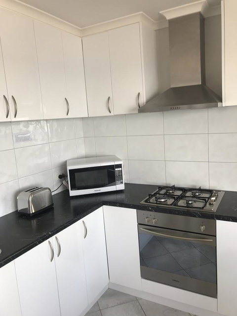 Beachside & Jetty View Apartment 6 - Captain\'s Apt - Mackay Tourism 5