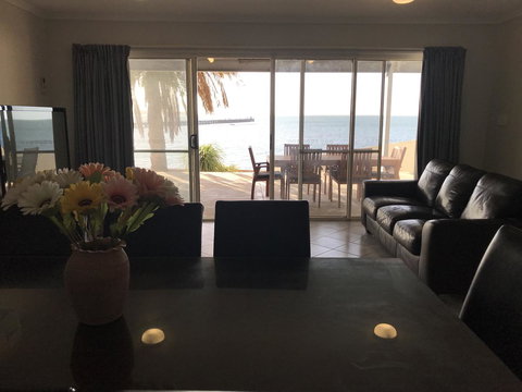 Beachside & Jetty View Apartment 6 - Captain\'s Apt - Mackay Tourism 31