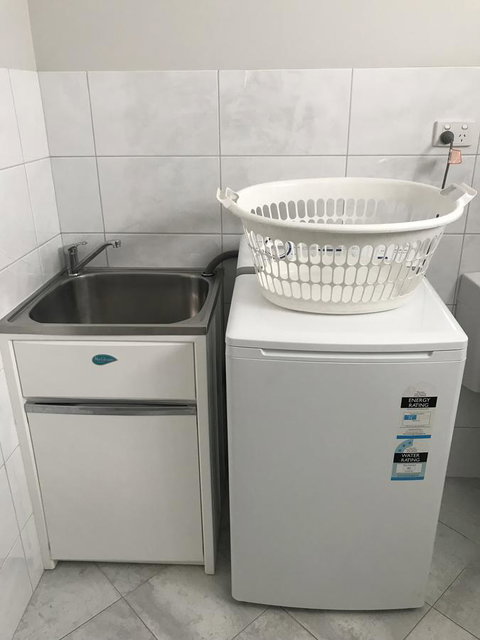 Beachside & Jetty View Apartment 6 - Captain\'s Apt - Mackay Tourism 23