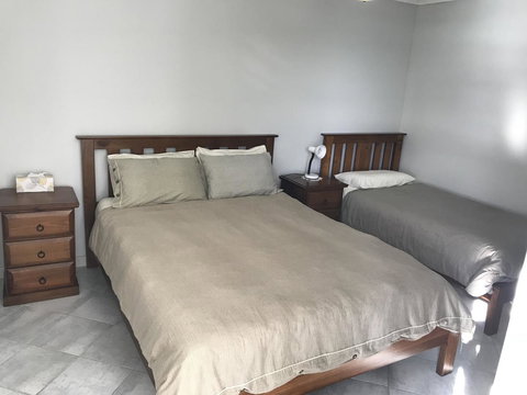 Beachside & Jetty View Apartment 6 - Captain\'s Apt - Mackay Tourism 25