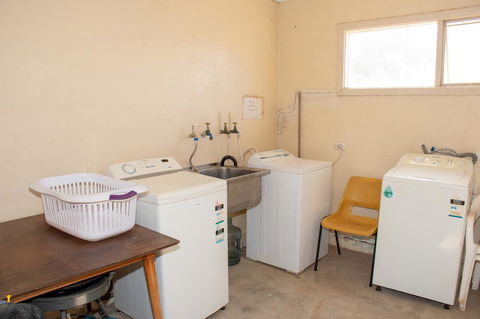 Kimba Units - Mackay Tourism 1