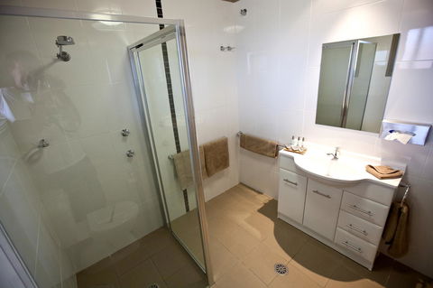 Cattlemans Country Motor Inn & Serviced Apartments - Mackay Tourism 6