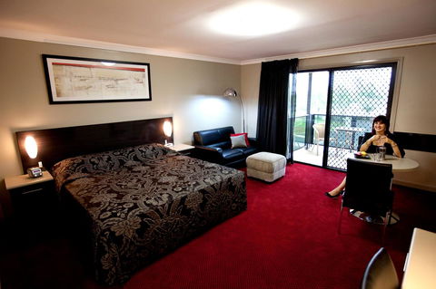 Cattlemans Country Motor Inn & Serviced Apartments - Mackay Tourism 8