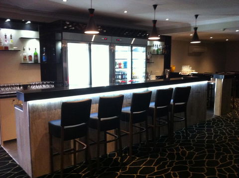 Cattlemans Country Motor Inn & Serviced Apartments - Mackay Tourism 1