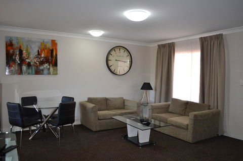 Cattlemans Country Motor Inn & Serviced Apartments - Mackay Tourism 41