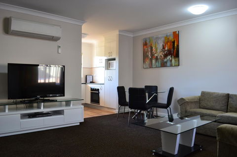 Cattlemans Country Motor Inn & Serviced Apartments - Mackay Tourism 42