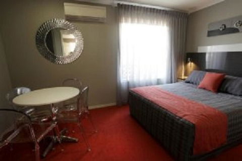 Cattlemans Country Motor Inn & Serviced Apartments - Mackay Tourism 21