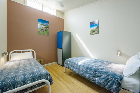 Port Lincoln Studio Apartments - Mackay Tourism 12