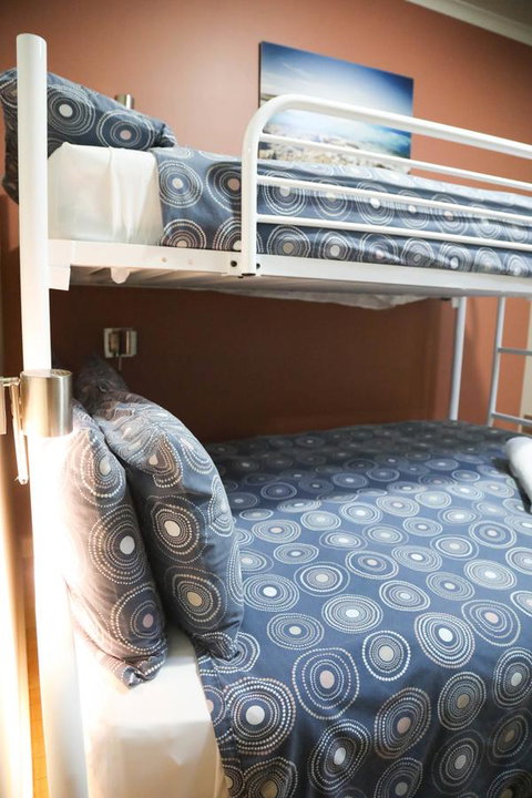 Port Lincoln Studio Apartments - Mackay Tourism 1