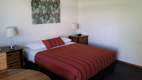 Coonawarra Motor Lodge - Mackay Tourism 17