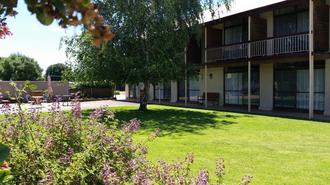 Coonawarra Motor Lodge - Mackay Tourism 20