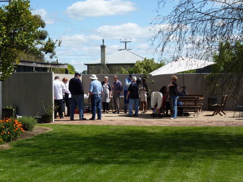 Coonawarra Motor Lodge - Mackay Tourism 1