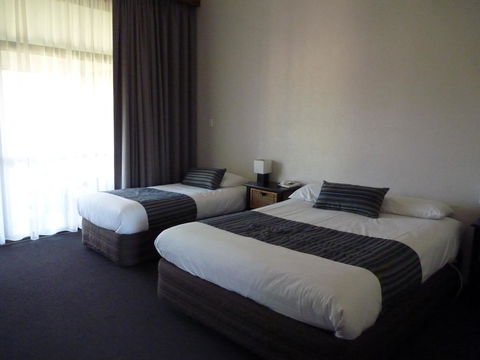 Coonawarra Motor Lodge - Mackay Tourism 7
