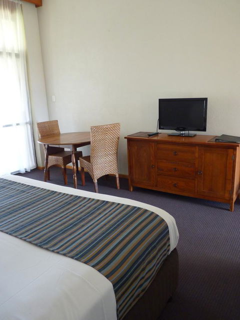 Coonawarra Motor Lodge - Mackay Tourism 6