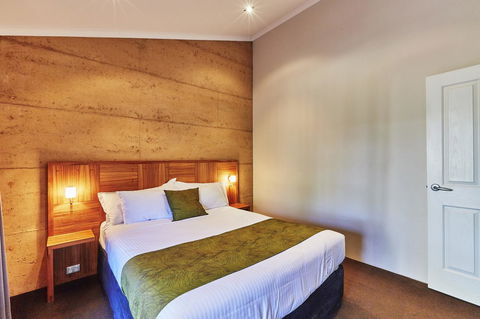 Eight Willows Retreat - Mackay Tourism 10