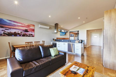 Eight Willows Retreat - Mackay Tourism 34