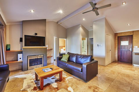 Eight Willows Retreat - Mackay Tourism 13