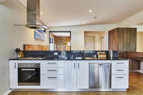 Eight Willows Retreat - Mackay Tourism 7