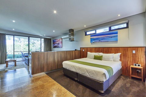 Eight Willows Retreat - Mackay Tourism 9