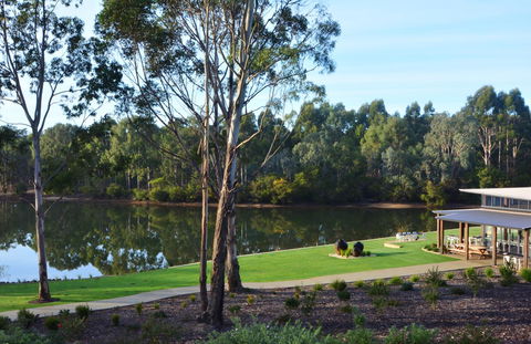 Eight Willows Retreat - Mackay Tourism 29