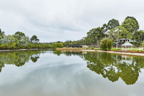 Eight Willows Retreat - Mackay Tourism 23