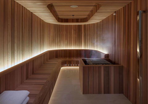 Crown Towers Perth - Mackay Tourism 14