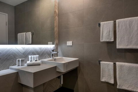 The Adnate Perth - Art Series - Mackay Tourism 21