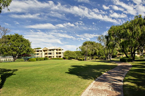 Abbey Beach Resort - Mackay Tourism 37