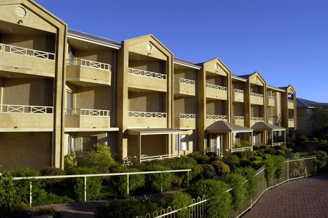 Abbey Beach Resort - Mackay Tourism 30