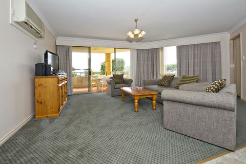 Abbey Beach Resort - Mackay Tourism 29