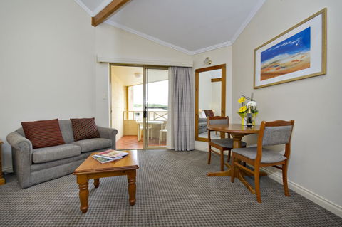 Abbey Beach Resort - Mackay Tourism 16