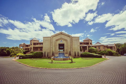 Abbey Beach Resort - Mackay Tourism 0