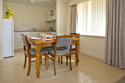 Abbey Beach Resort - Mackay Tourism 10