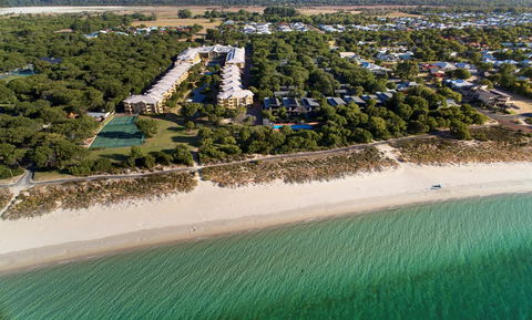 Abbey Beach Resort - Mackay Tourism 4
