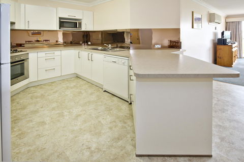 Abbey Beach Resort - Mackay Tourism 26