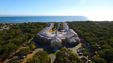 Abbey Beach Resort - Mackay Tourism 5