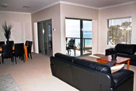 Boardwalk By The Beach - Mackay Tourism 7