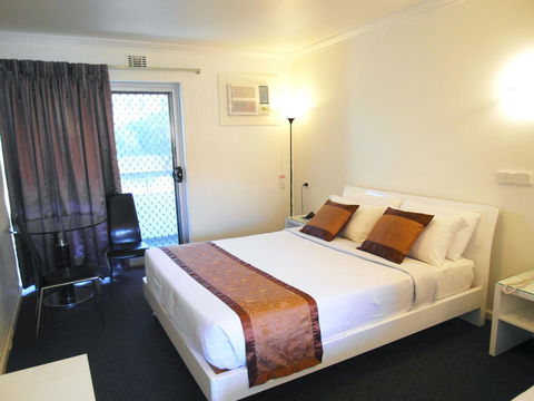 Econo Lodge Rivervale - Mackay Tourism 3
