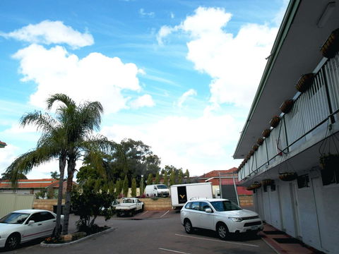 Econo Lodge Rivervale - Mackay Tourism 18