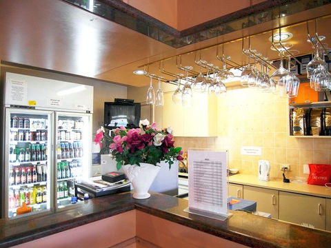 Econo Lodge Rivervale - Mackay Tourism 14